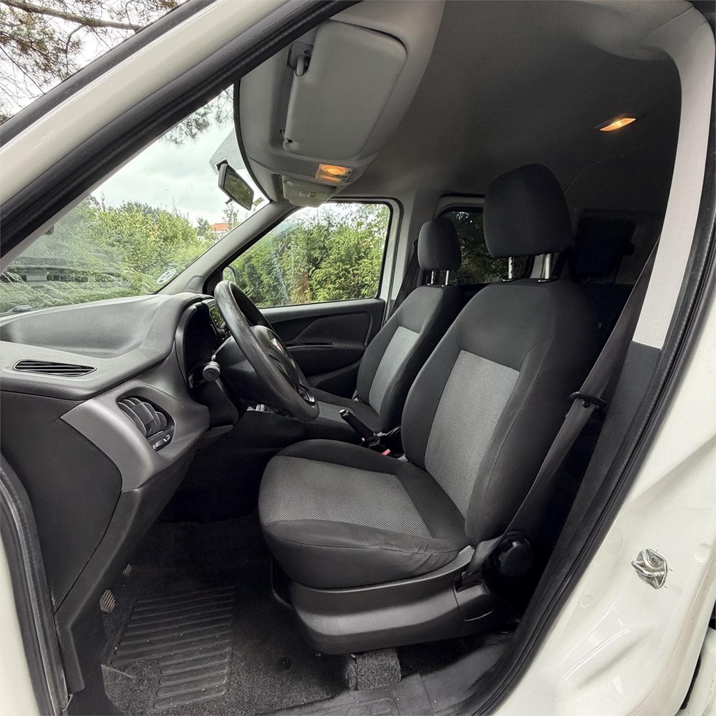 Foto 11 FIAT DOBLO CAMPER