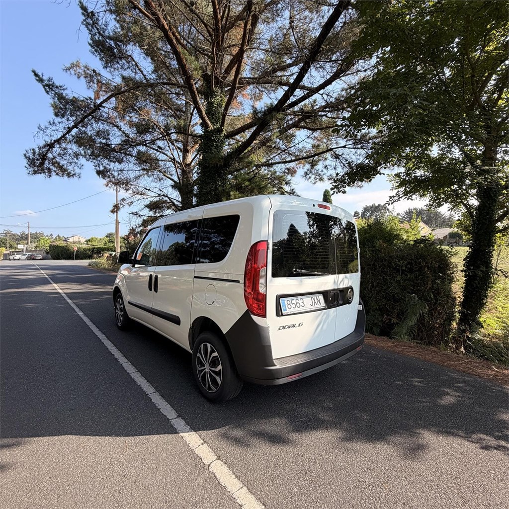Foto 4 FIAT DOBLO CAMPER