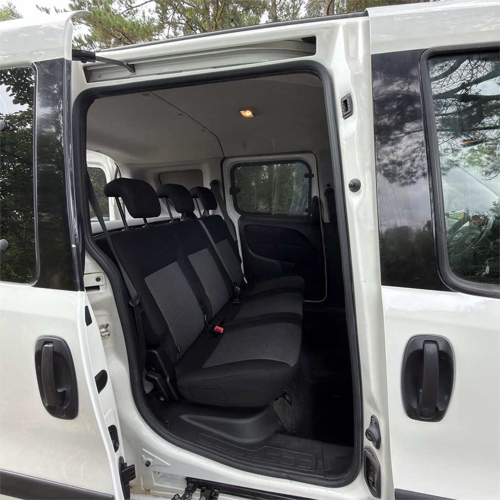 Foto 6 FIAT DOBLO CAMPER