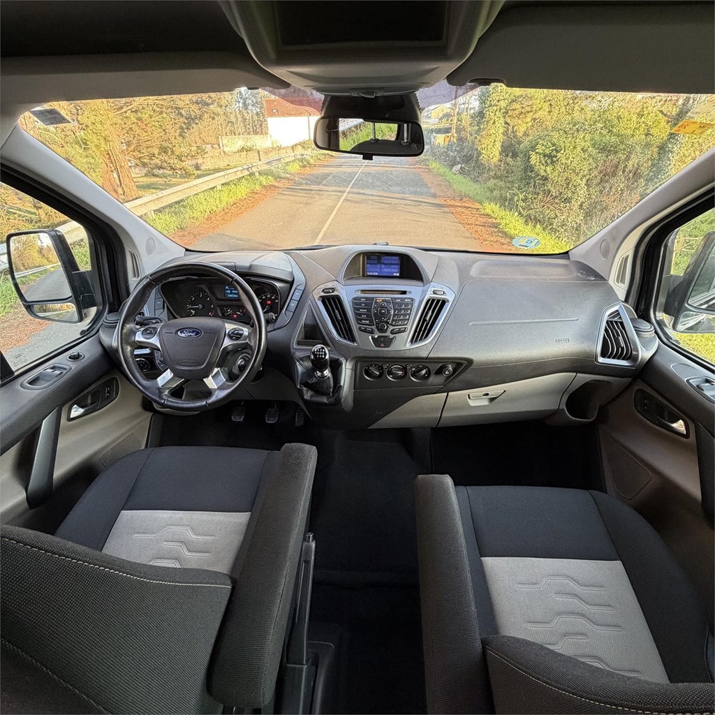 Foto 11 Ford Transit 2.0 L2 Tourneo Titanium