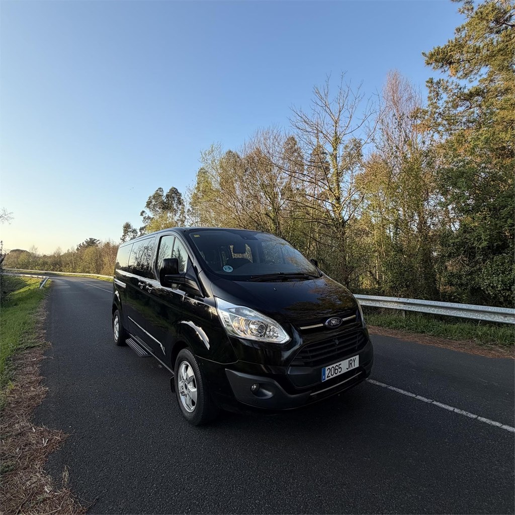Foto 1 Ford Transit 2.0 L2 Tourneo Titanium