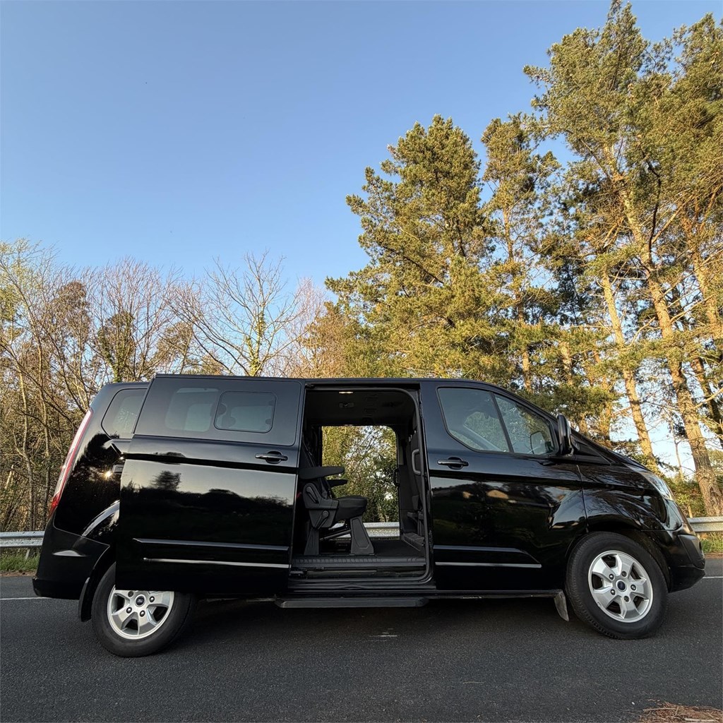 Foto 5 Ford Transit 2.0 L2 Tourneo Titanium
