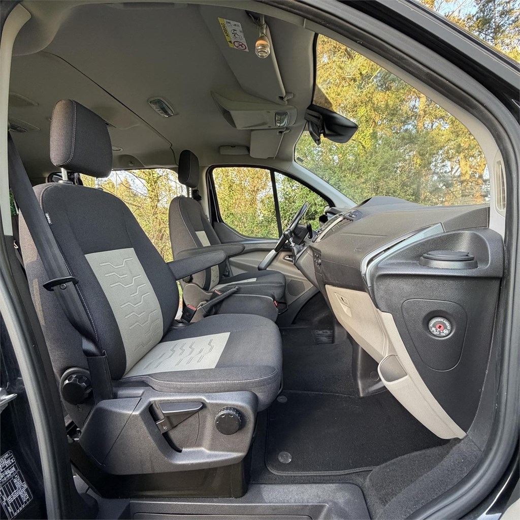 Foto 8 Ford Transit 2.0 L2 Tourneo Titanium