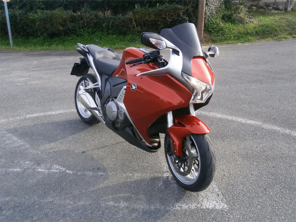 Foto 2 HONDA VFR 1200 F