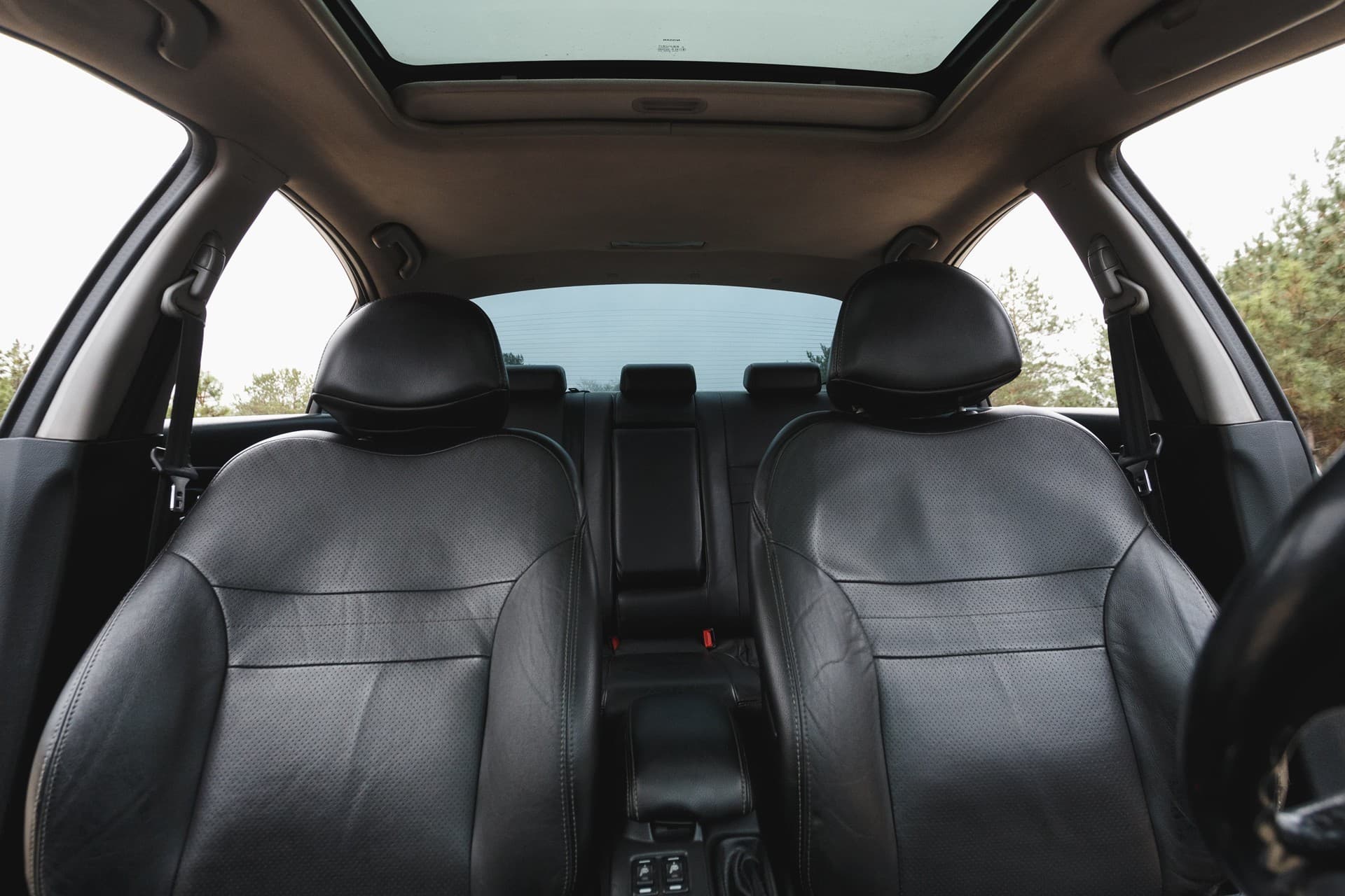 ¿Quieres instalar un alerón o un gancho de remolque en tu coche? ¡Contáctanos!