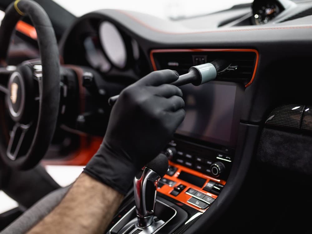 Personalización de interiores y sistemas de confort para tu vehículo