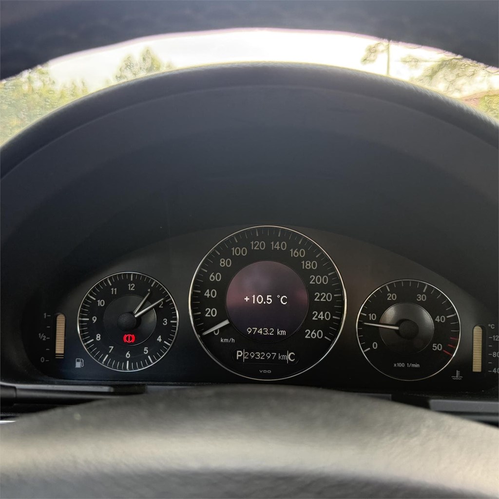 Foto 10 Mercedes-Benz E-Klasse E 220 CDI Elegance 