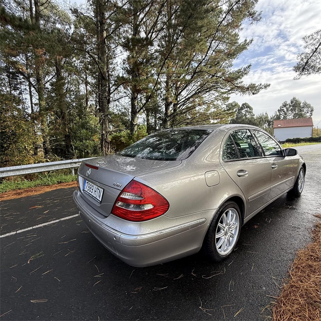 Foto 3 Mercedes-Benz E-Klasse E 220 CDI Elegance 