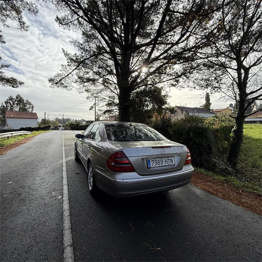 Foto 4 Mercedes-Benz E-Klasse E 220 CDI Elegance 