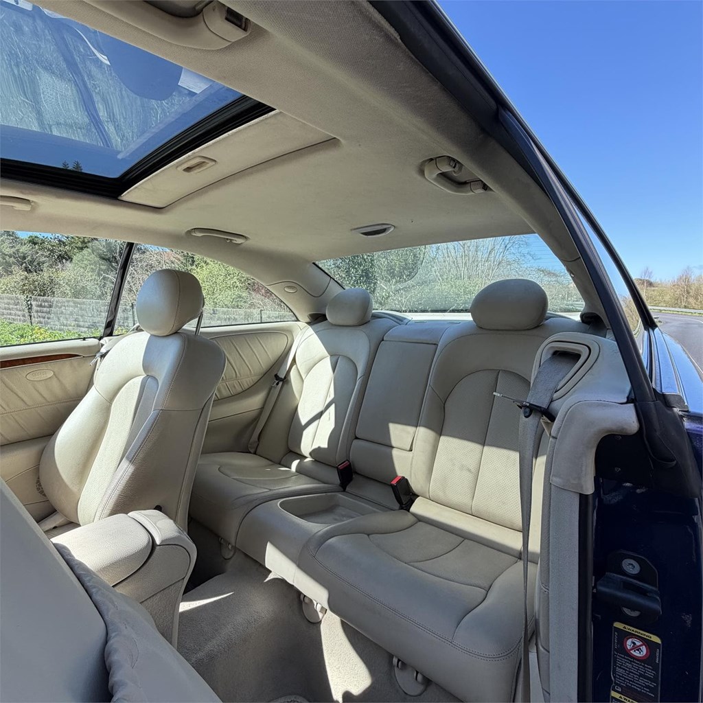 Foto 10 Mercedes CLK 270 Elegance