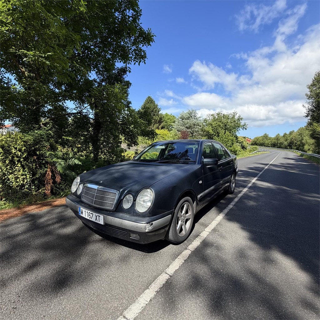 Foto 2 Mercedes E 290 Turbodiesel  Classic