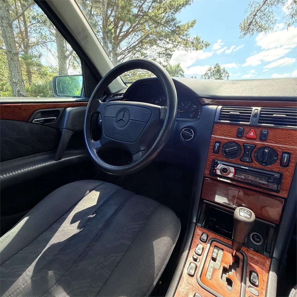 Foto 7 Mercedes E 290 Turbodiesel  Classic
