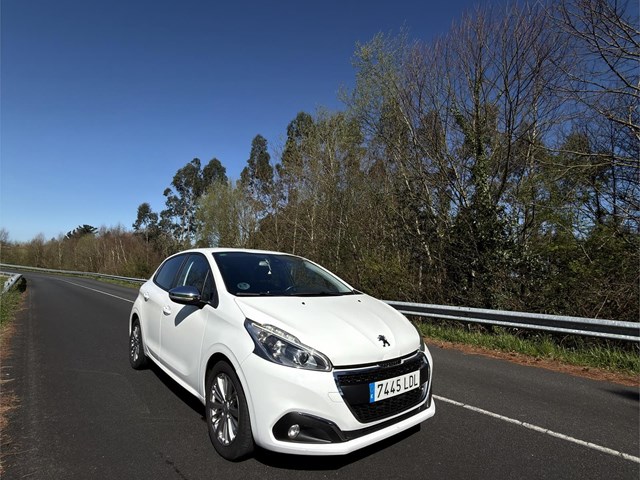 Peugeot 208 1.5 Blue-HDI Signature