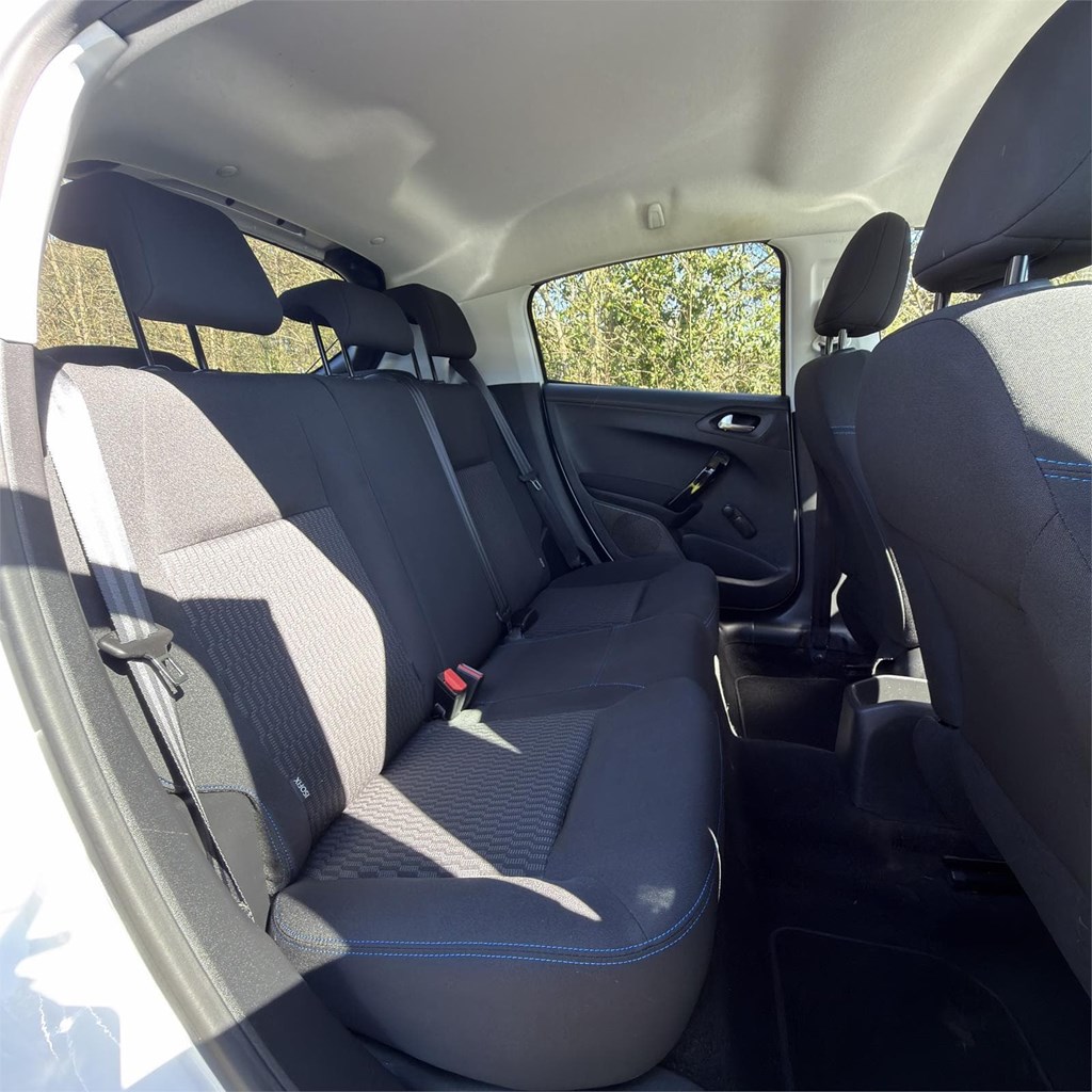 Foto 7 Peugeot 208 1.5 Blue-HDI Signature