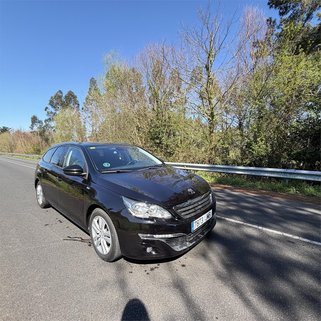 Foto 2 Peugeot 308 1.6 Blue-Hdi Style