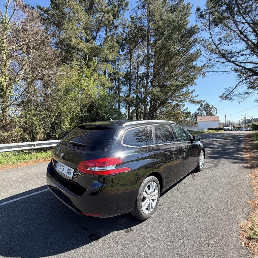 Foto 3 Peugeot 308 1.6 Blue-Hdi Style