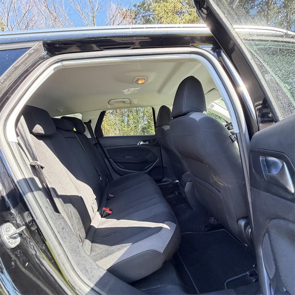 Foto 9 Peugeot 308 1.6 Blue-Hdi Style