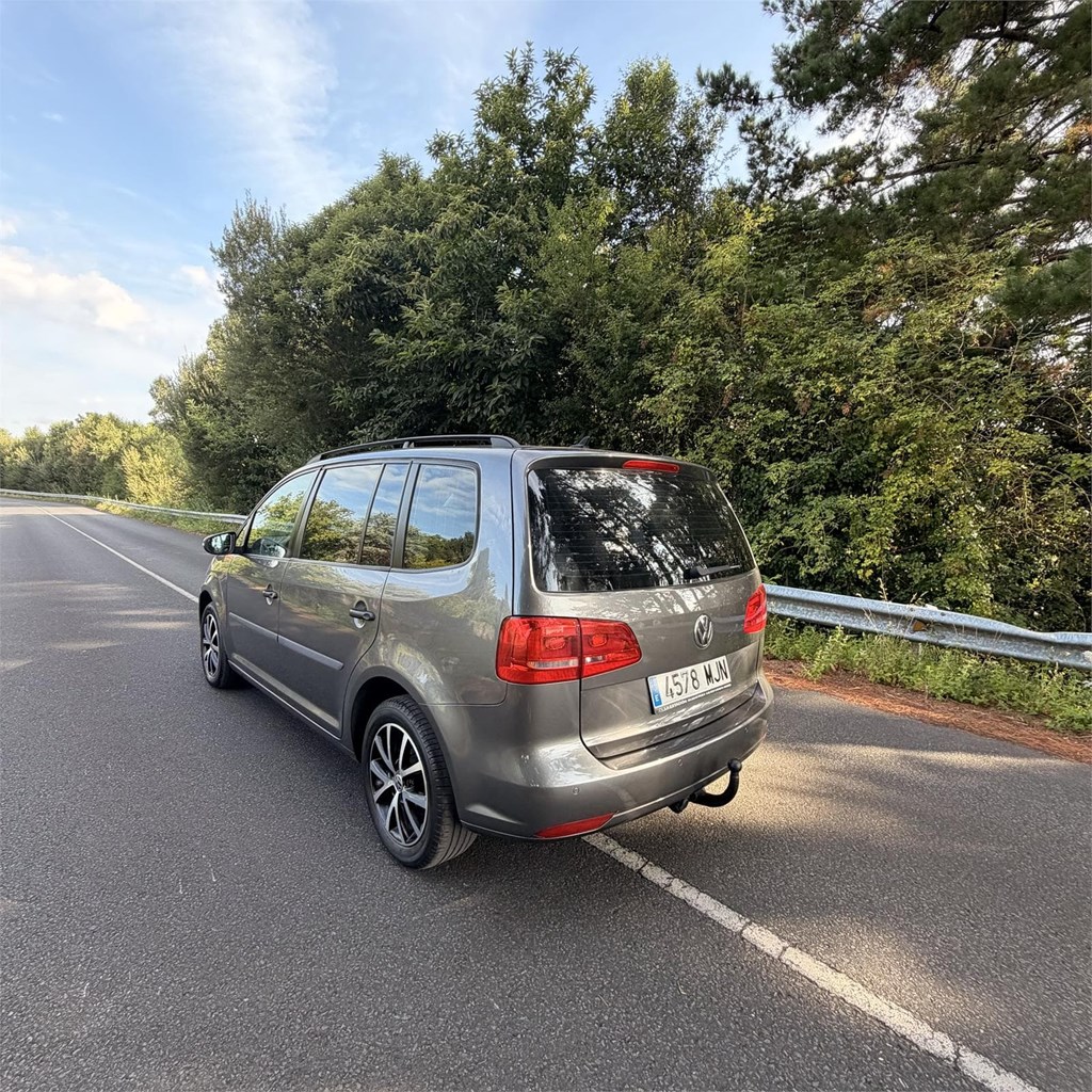 Foto 3 Volkswagen Touran 2011